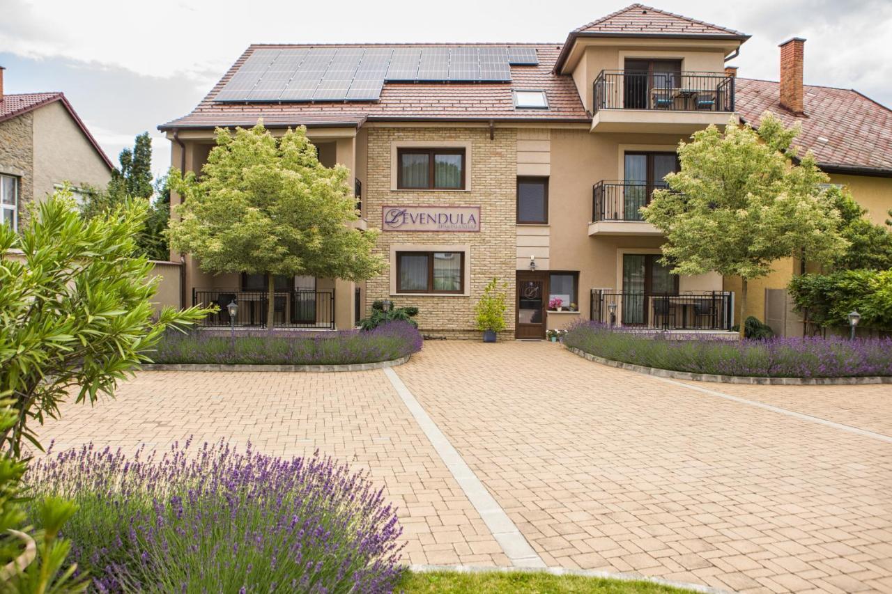 Levendula Apartmanház Sárvár Exterior foto