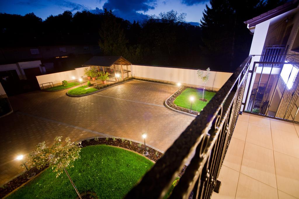 Levendula Apartmanház Sárvár Exterior foto